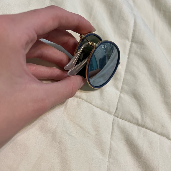 Ray Ban Sunglasses - Foldable with blue lining - Picture 5 of 6